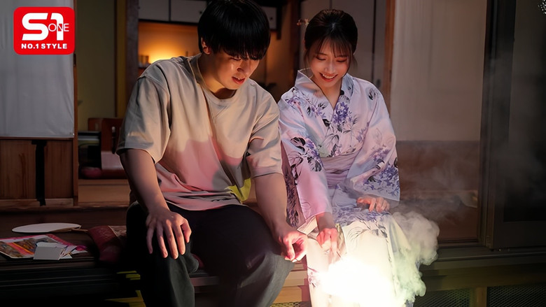 8月26日 花火大会の夜 ずっと両片想いだった僕らは結ばれ 十数年分の’好き’をぶつけ合うように身体を貪り合った 河北彩伽 still